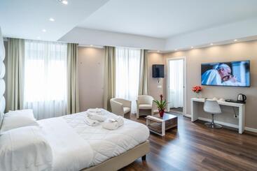 Globo Suite Correnti Hotels