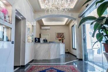 Globo Suite Correnti Hotels