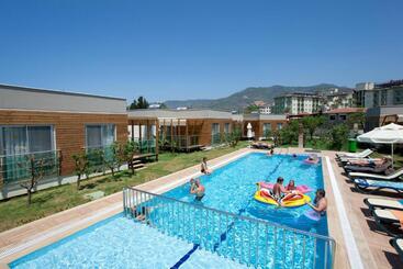 Green Garden Resort & Spa
