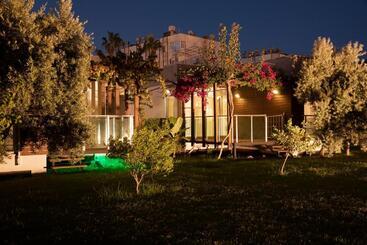 Green Garden Resort & Spa