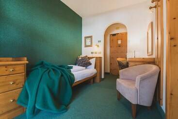 هتل B&b Garni Villa Campitello