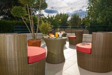 هتل Best Western Le Vinci Loire Valley