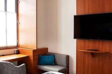 هتل Best Western Plus Hôtel Colbert