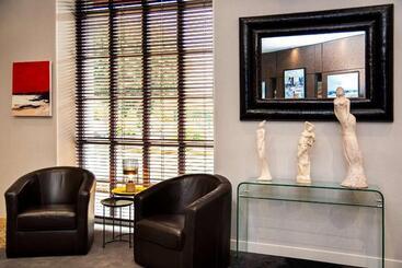 هتل Best Western Plus Hôtel Colbert