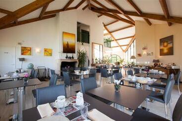 Golf Hotel Colvert Room Service Disponible