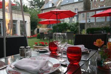 هتل Grand Hôtel De Courtoisville