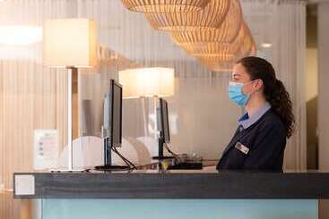 هتل Holiday Inn Express Marseille Saint Charles, An Ihg