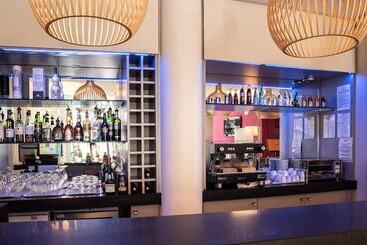 هتل Holiday Inn Express Marseille Saint Charles, An Ihg