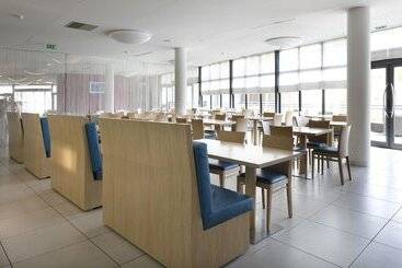 هتل Holiday Inn Express Marseille Saint Charles, An Ihg