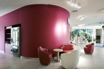 هتل Holiday Inn Express Marseille Saint Charles, An Ihg