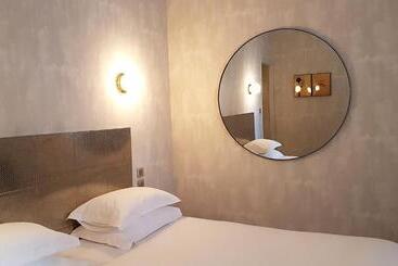 هتل Hôtel L Orque Bleue