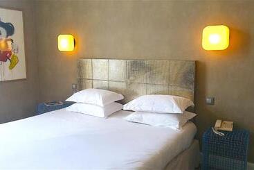 هتل Hôtel L Orque Bleue