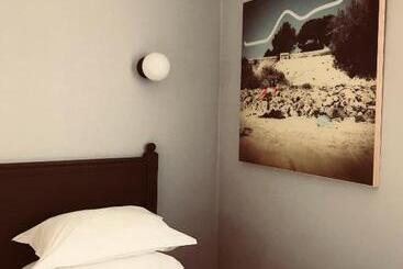 هتل Hôtel L Orque Bleue
