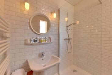 هتل Hôtel L Orque Bleue