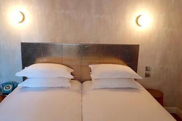 هتل Hôtel L Orque Bleue