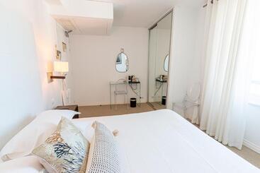 هتل Hôtel La Marine