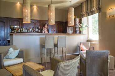 هتل Hôtel Les Costans, The Originals Relais