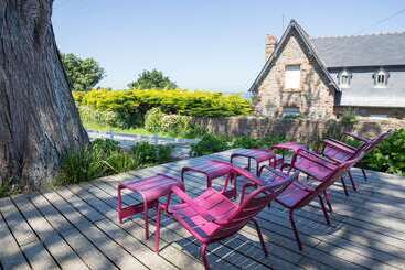 هتل Hôtel Les Costans, The Originals Relais