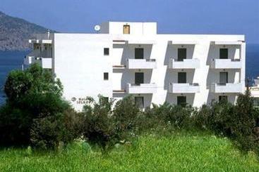هتل Iolkos