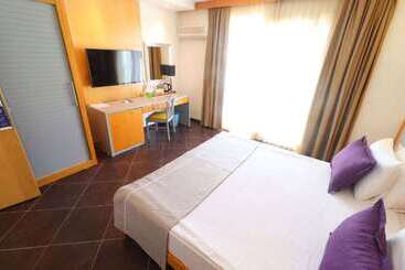 هتل La Quinta By Wyndham Bodrum