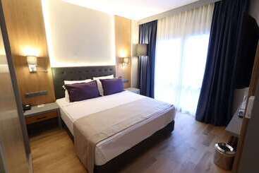 هتل La Quinta By Wyndham Bodrum