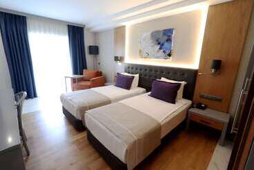 هتل La Quinta By Wyndham Bodrum