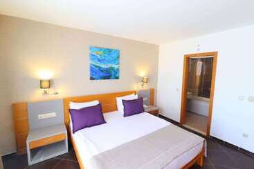 هتل La Quinta By Wyndham Bodrum