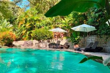 בית מלון כפרי Manala