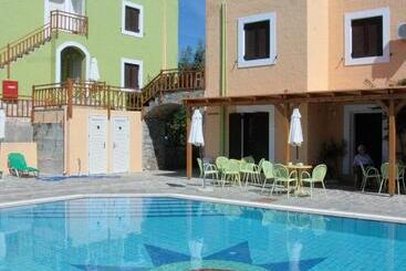 هتل Perla Apartments
