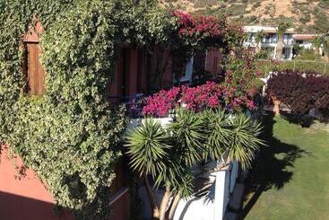 هتل Porto Galini