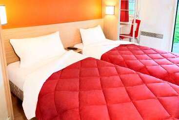 هتل Premiere Classe Paris Ouest  Pont De Suresnes