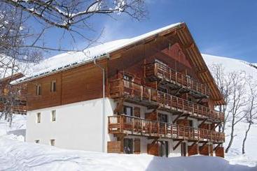 هتل Résidence Odalys Les Chalets De La Porte Des Saisons