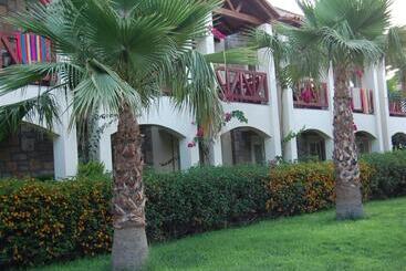 هتل Tiana Beach Resort   All Inclusive