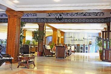 هتل Tiana Beach Resort   All Inclusive