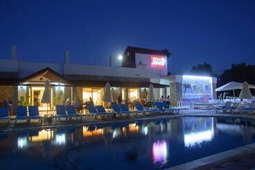 هتل Tiana Beach Resort   All Inclusive