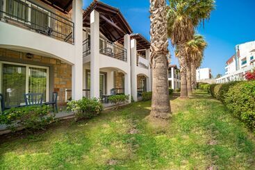هتل Tiana Beach Resort   All Inclusive