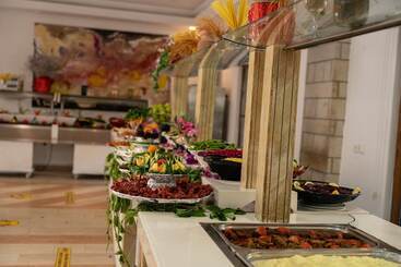 هتل Tiana Beach Resort   All Inclusive