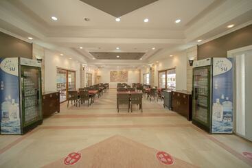 هتل Tiana Beach Resort   All Inclusive