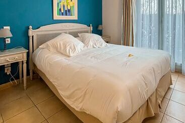 هتل Tulip Inn Honfleur Residence & Spa