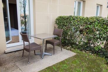 هتل Tulip Inn Honfleur Residence & Spa