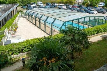 Отель Vacanceole  Le Duguesclin