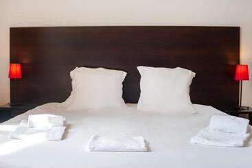 Отель Vacanceole  Le Duguesclin