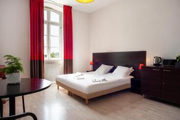 Отель Vacanceole  Le Duguesclin