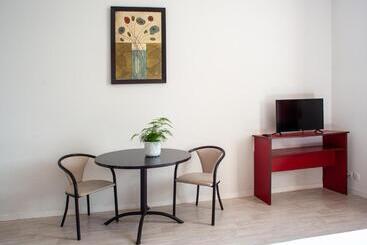 Отель Vacanceole  Le Duguesclin