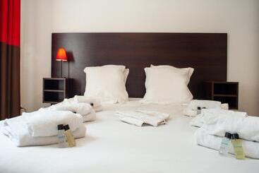Отель Vacanceole  Le Duguesclin