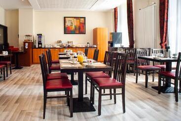 Отель Vacanceole  Le Duguesclin