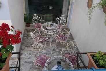هتل Villa Athena