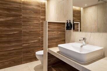 استراحتگاه Ramada Hotel & Suites By Wyndham Ayia Napa