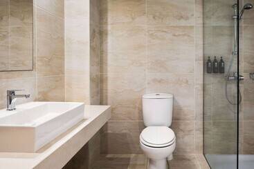 استراحتگاه Ramada Hotel & Suites By Wyndham Ayia Napa
