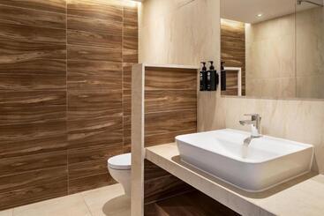 استراحتگاه Ramada Hotel & Suites By Wyndham Ayia Napa